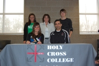 Hodges Signs with Holy Cross