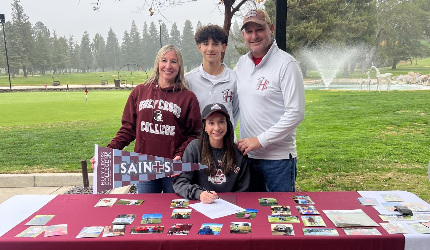 Holy Cross Women's Golf Signs Hannah Herschbach from Oakdale High School